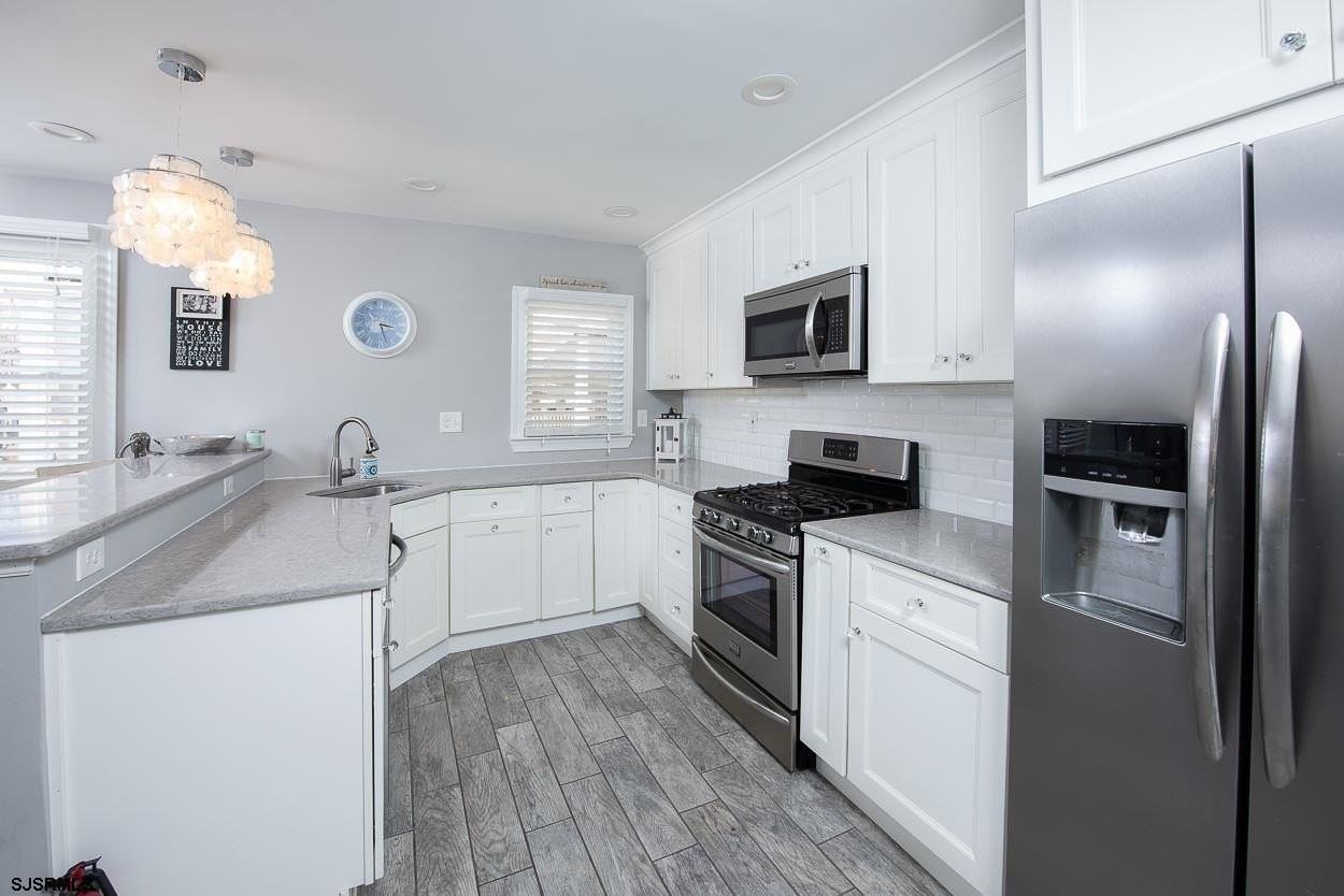 109 N Washington Ave - Photo 2 of 19