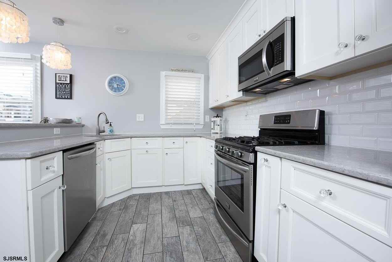 109 N Washington Ave - Photo 3 of 19