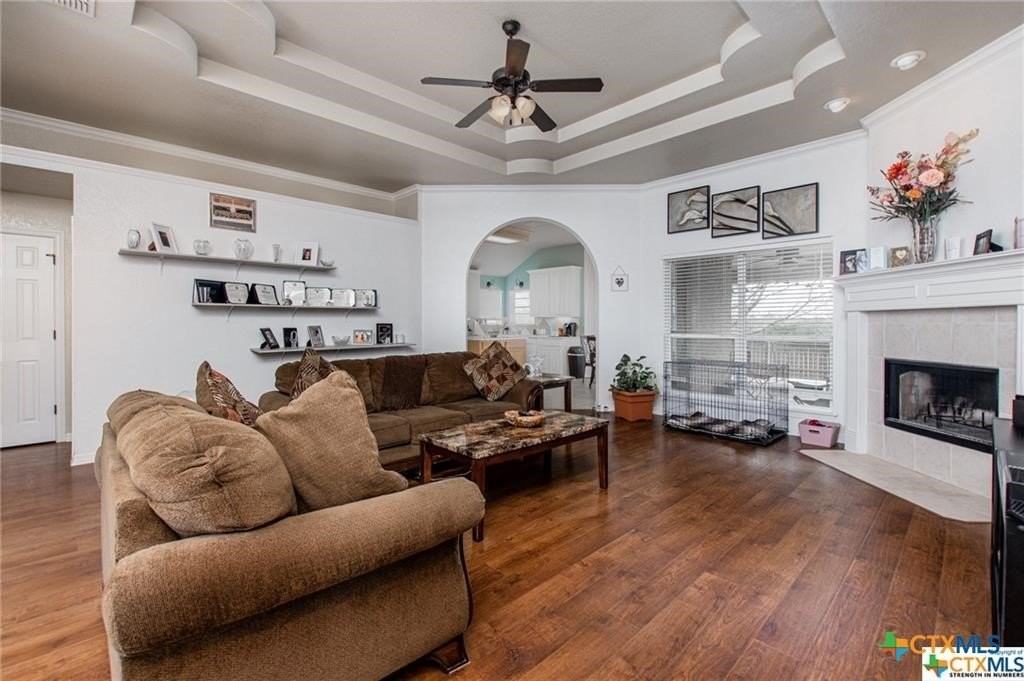 1415 Loving Trl - Photo 3 of 23