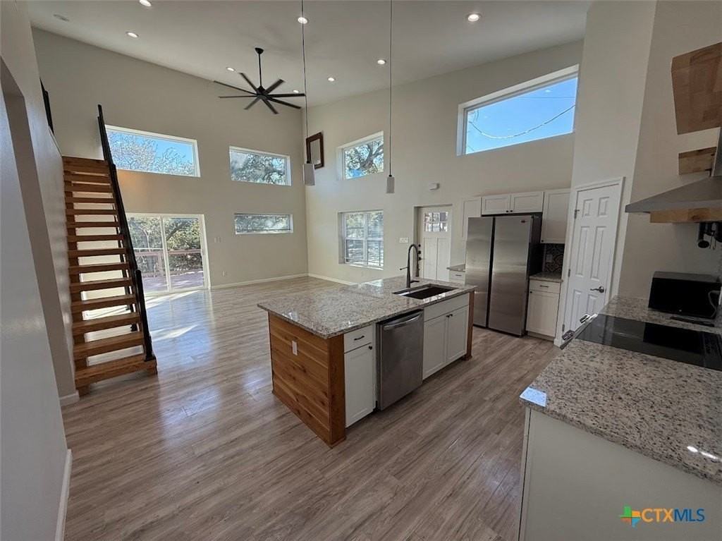 1226 Whispering Hills Dr - Photo 3 of 28