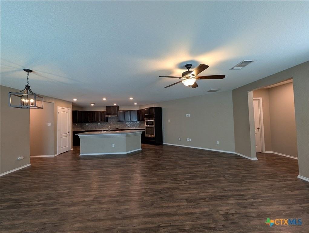 2096 Brandywine Dr - Photo 3 of 46