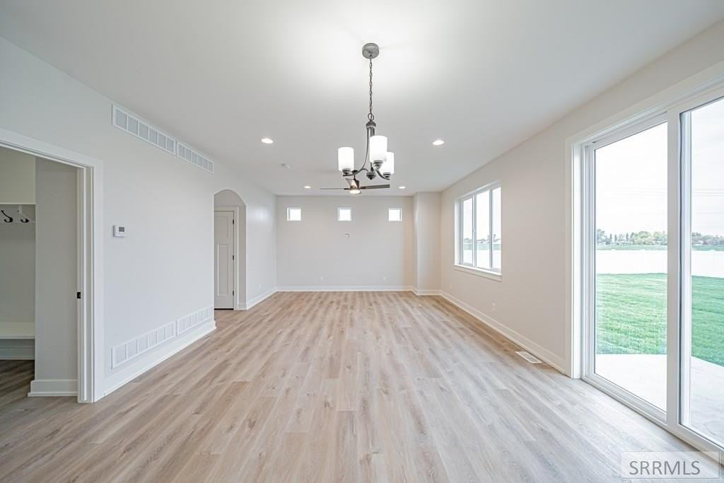 2078 47th St - Photo 6 of 28