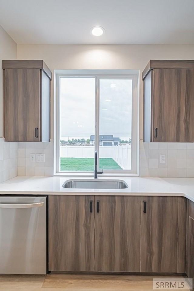 2078 47th St - Photo 7 of 28