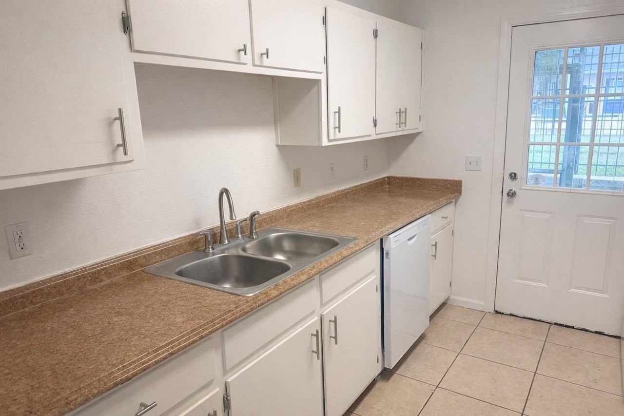 2221 Timberwood Cir S - Photo 7 of 16