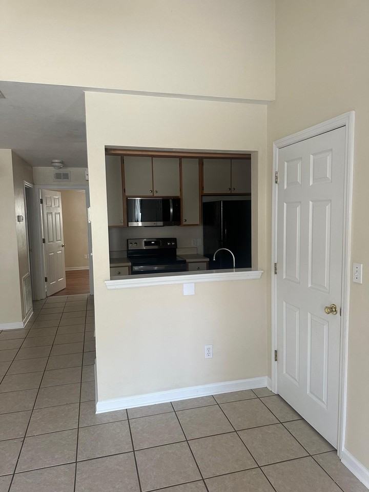 1350 Castelnau Ct Unit C #C - Photo 3 of 16