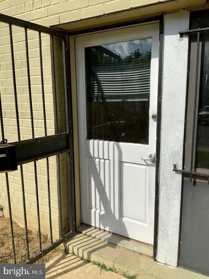 3109 Naylor Rd Se Apt C #C - Photo 3 of 20