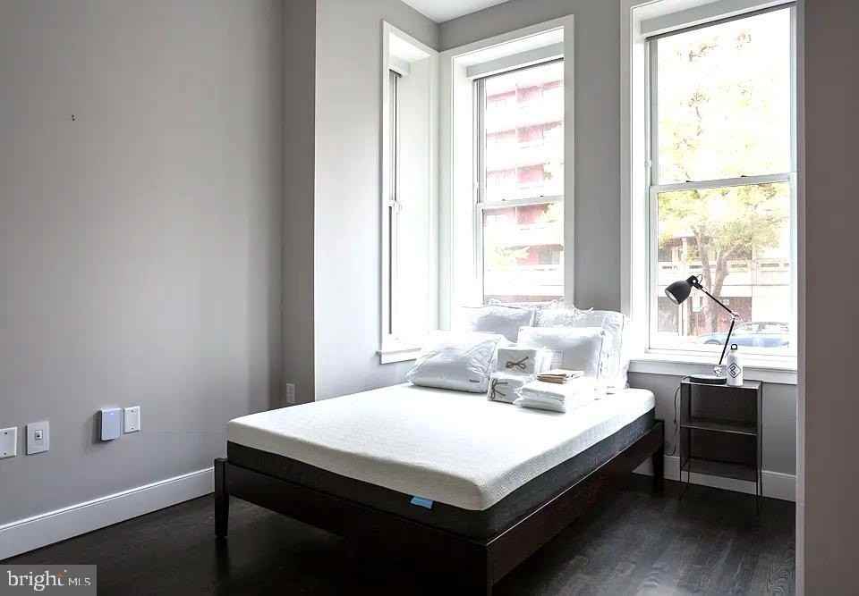 819 6TH Street NW unit: George (Room) - Photo 4 of 19