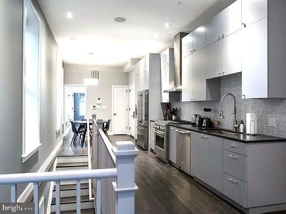 819 6TH Street NW unit: George (Room) - Photo 6 of 19