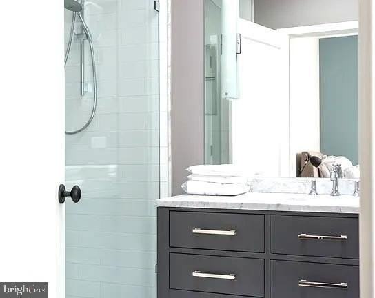 819 6th St Nw Apt 3 #3ROOM - Photo 2 of 16