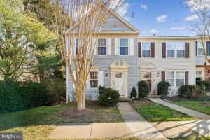 featured image of 1205 Farley Ct N