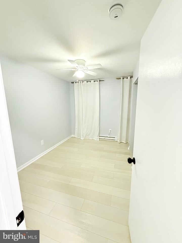 2301 Herkimer St - Photo 6 of 11