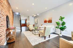 112 N East Ave - Photo 1 of 1