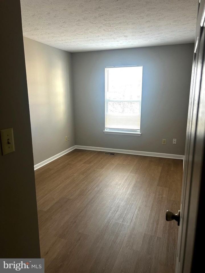 2140 Bristol Dr Unit 8 #8 - Photo 6 of 8