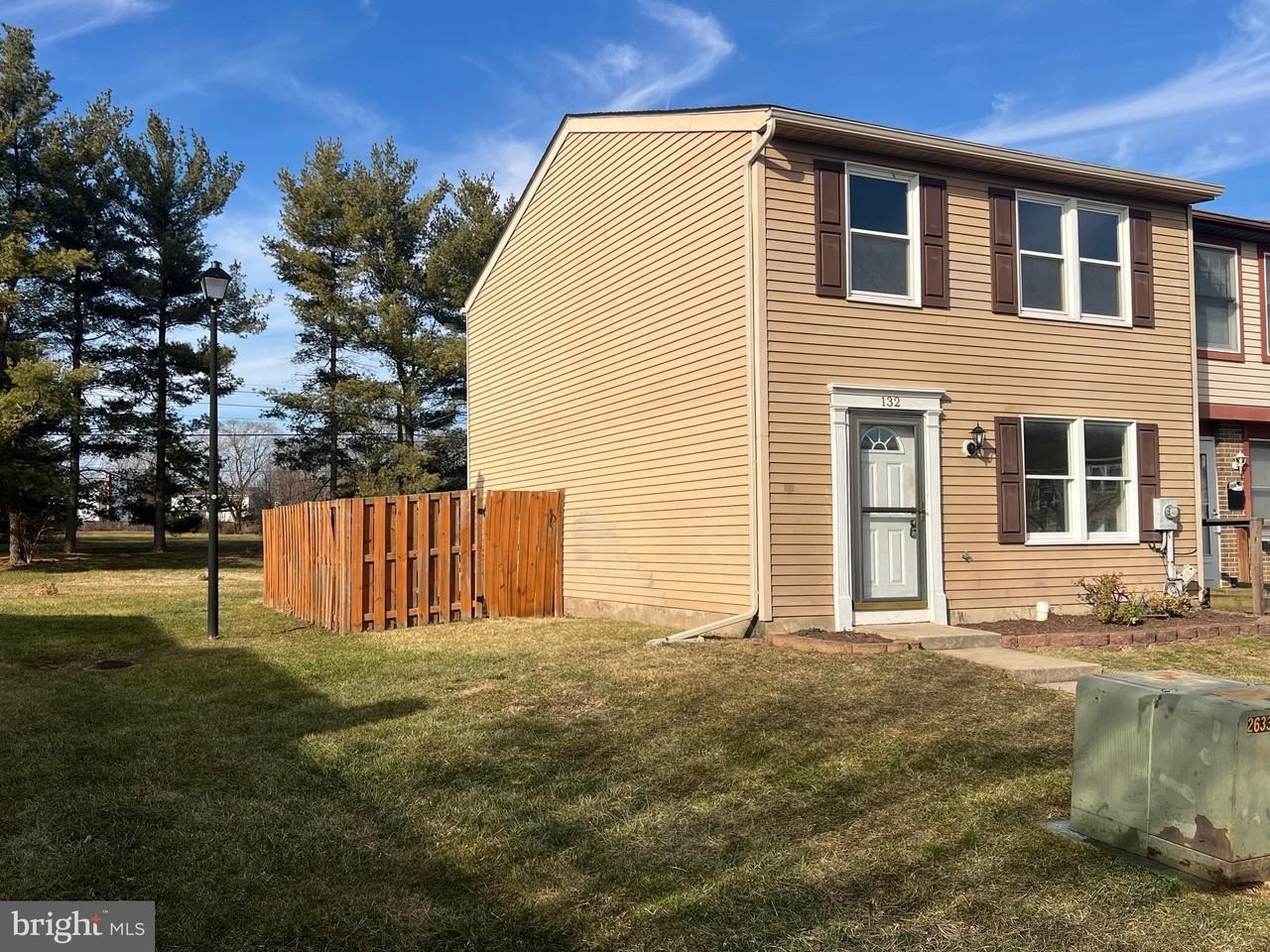 132 Savannah Ct - Photo 2 of 50