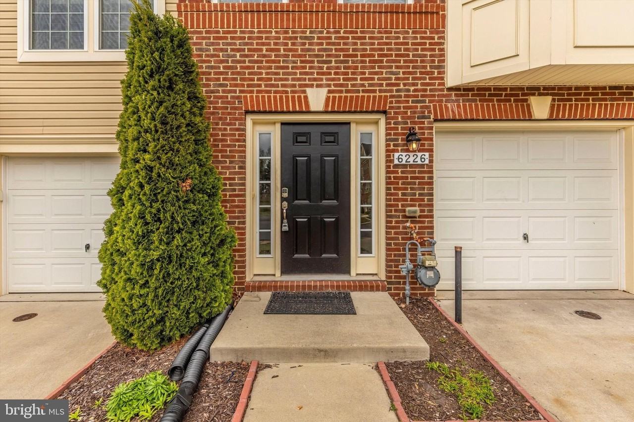 6226 Newport Pl - Photo 3 of 40