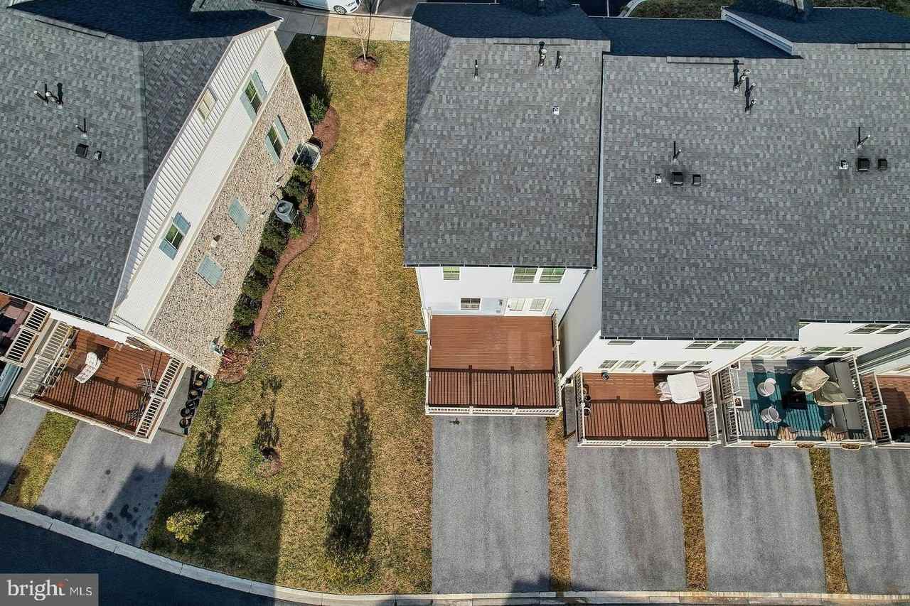 5831 Pecking Stone St - Photo 5 of 43