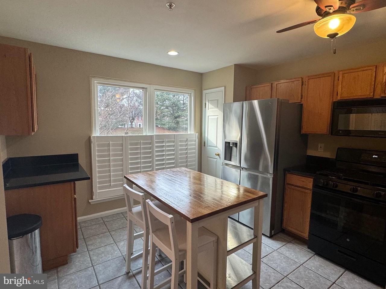 2109 Taylor Ct - Photo 2 of 21