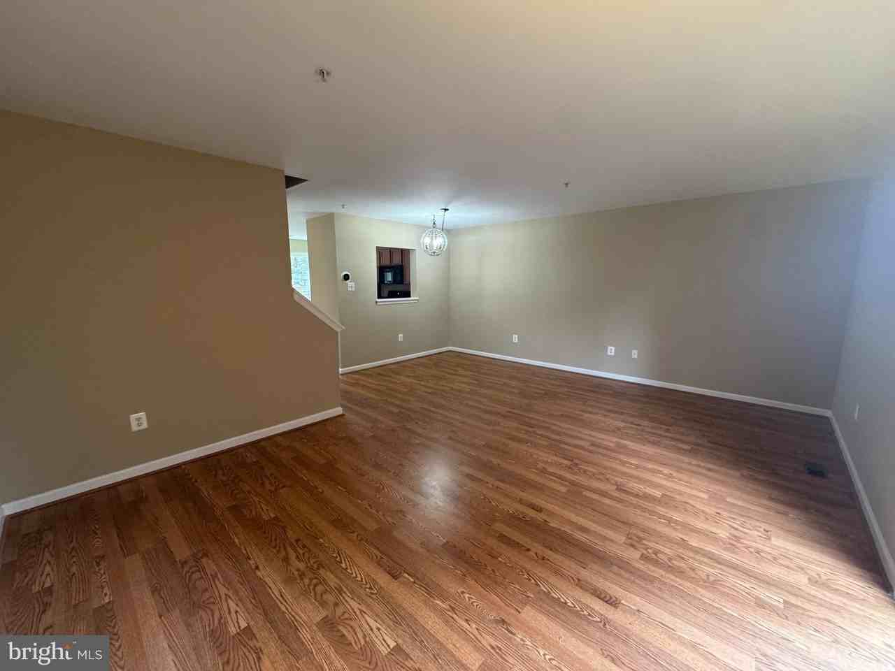 2109 Taylor Ct - Photo 4 of 21