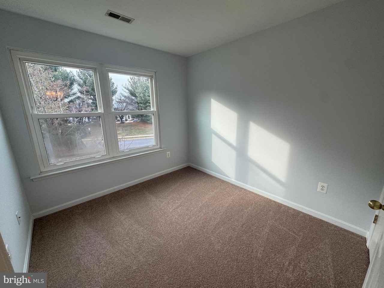 2109 Taylor Ct - Photo 6 of 21