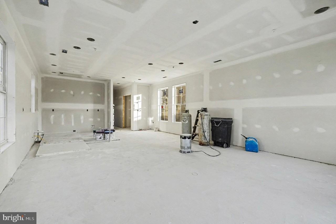 314 N Stokes St - Photo 7 of 29