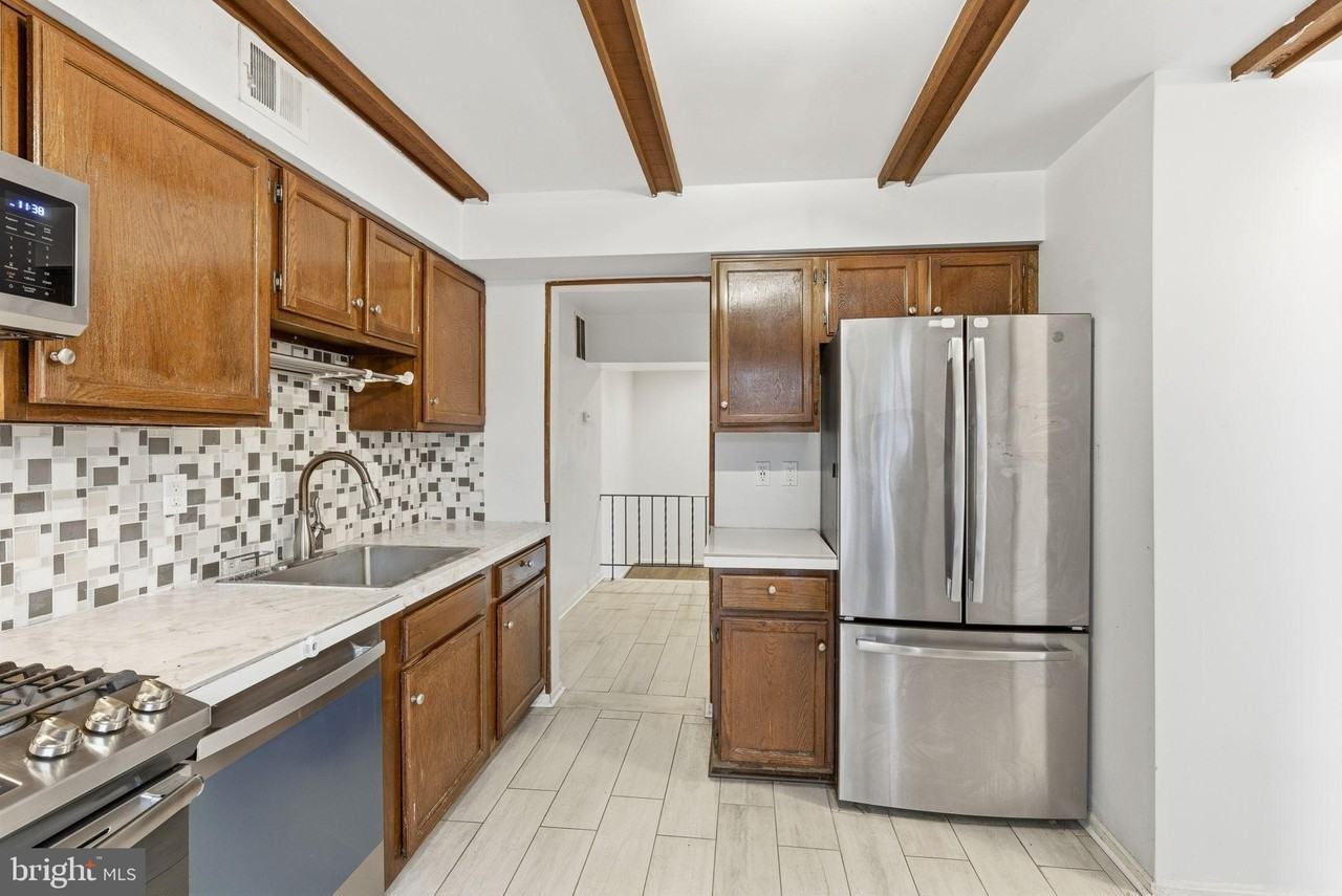 11072 Berrypick Ln - Photo 6 of 35