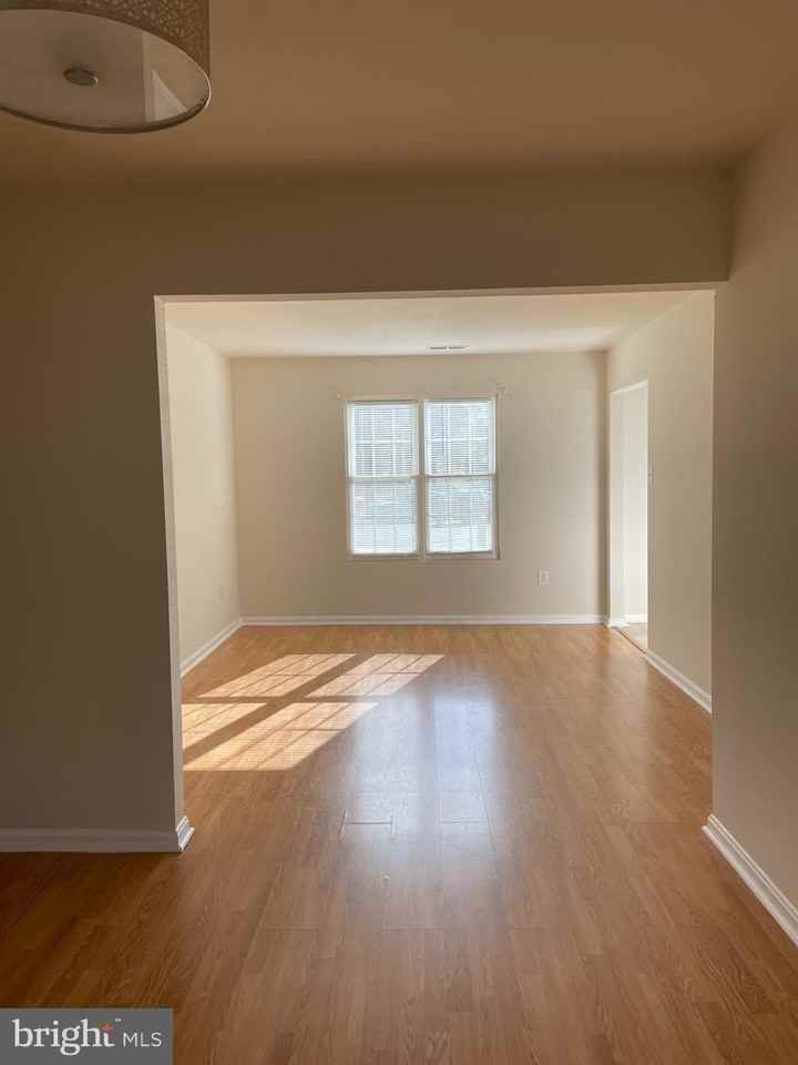 3425 Elenoir Ct - Photo 5 of 12