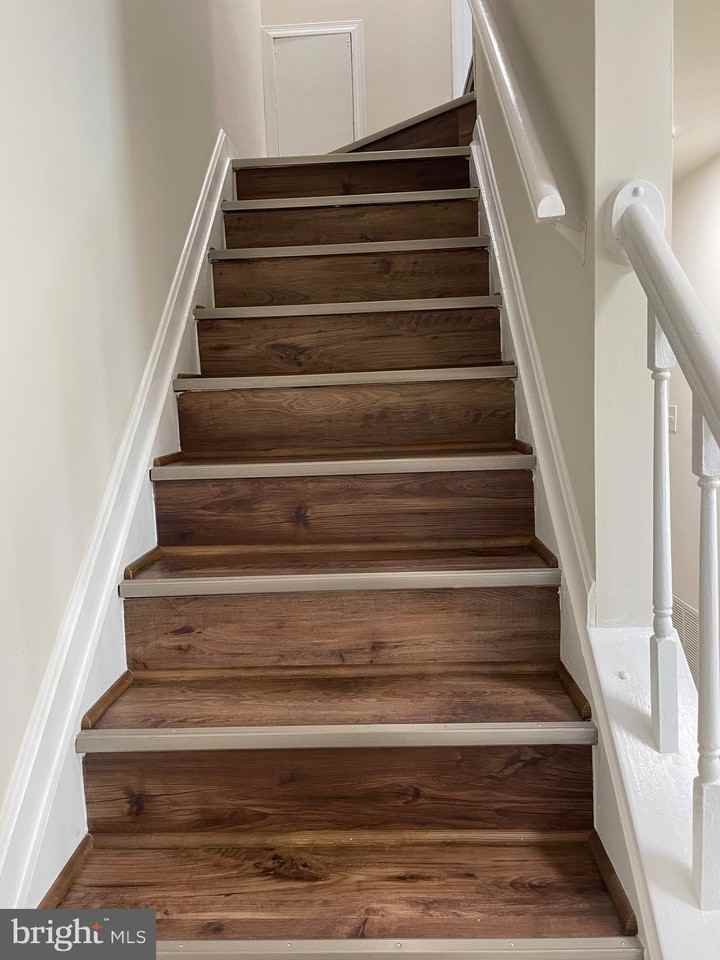 3425 Elenoir Ct - Photo 6 of 12