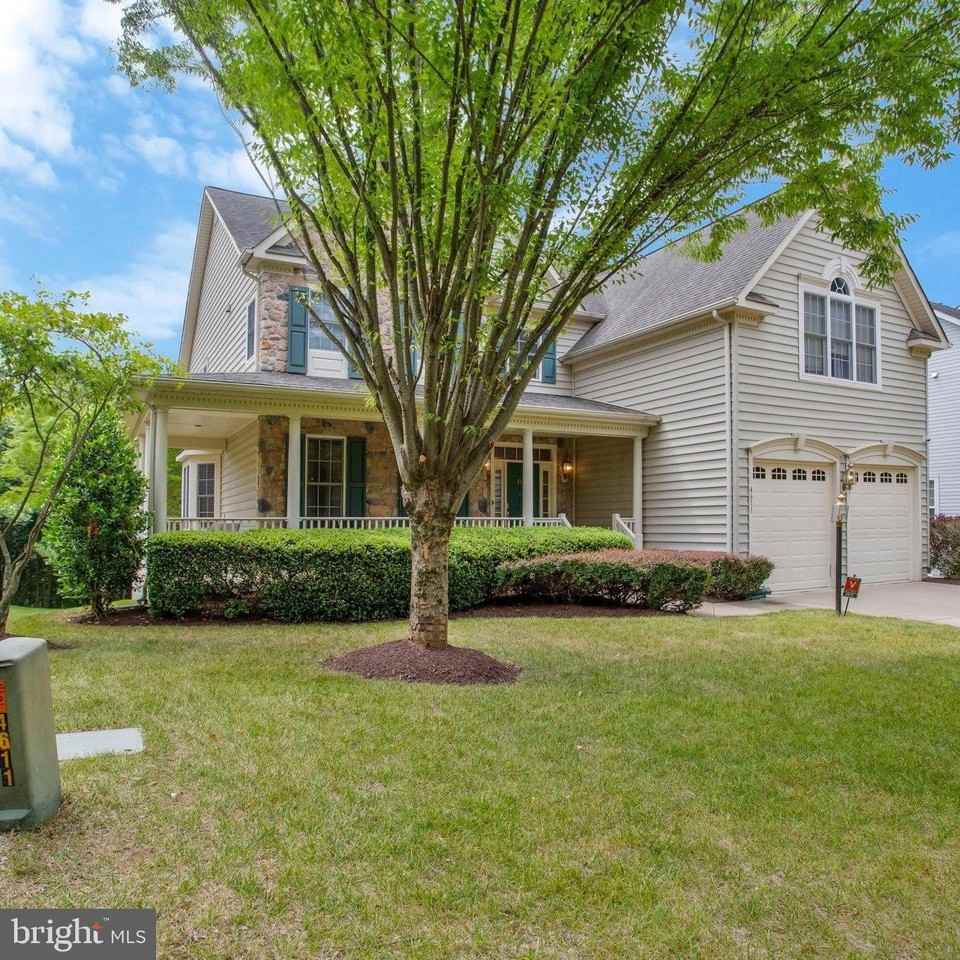 4611 Dickens Pride Ct - Photo 2 of 50