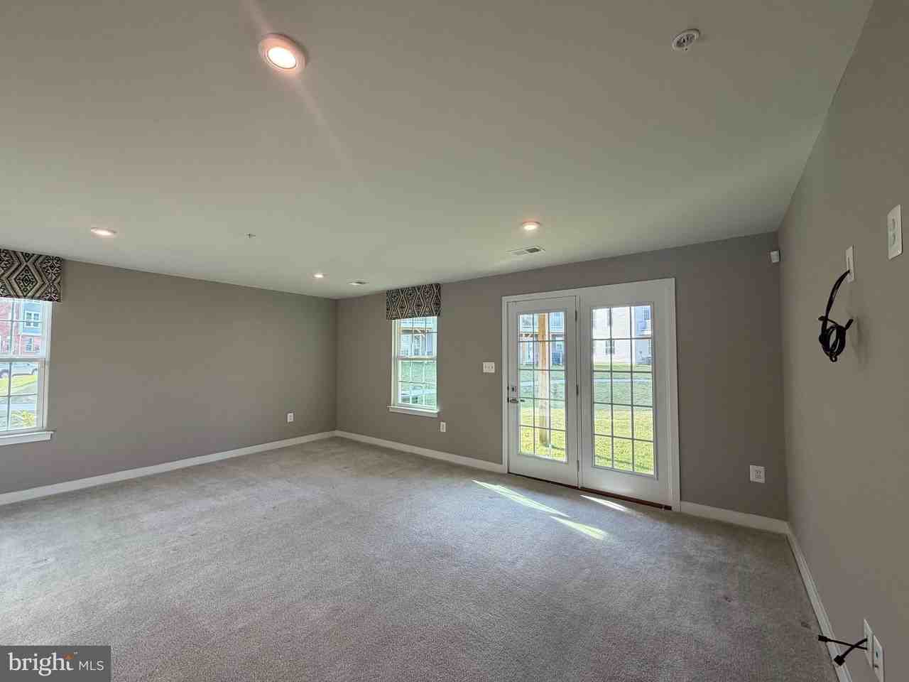 149 Lawndale Dr - Photo 6 of 40