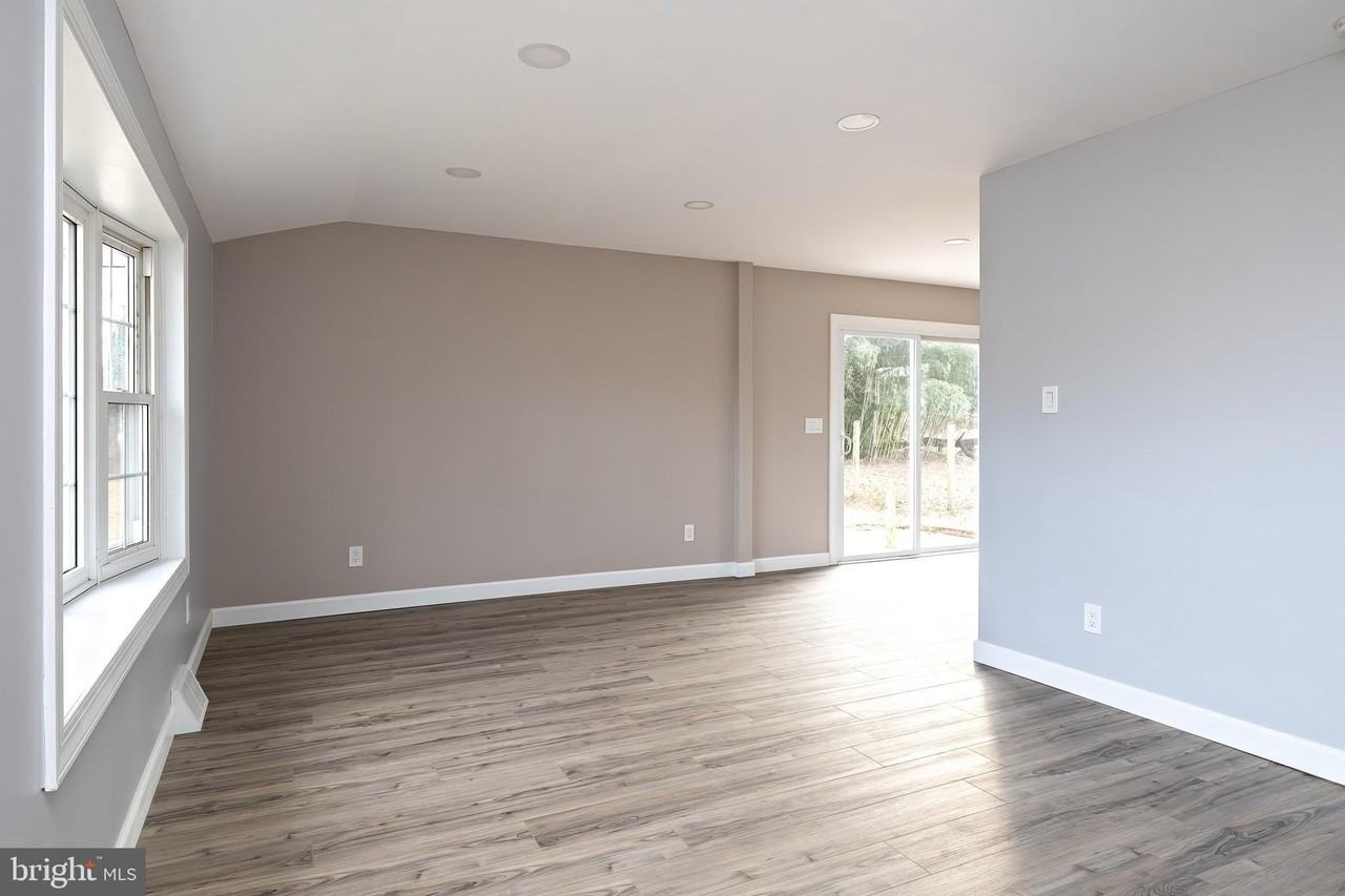 130 Pulaski Ave - Photo 5 of 30