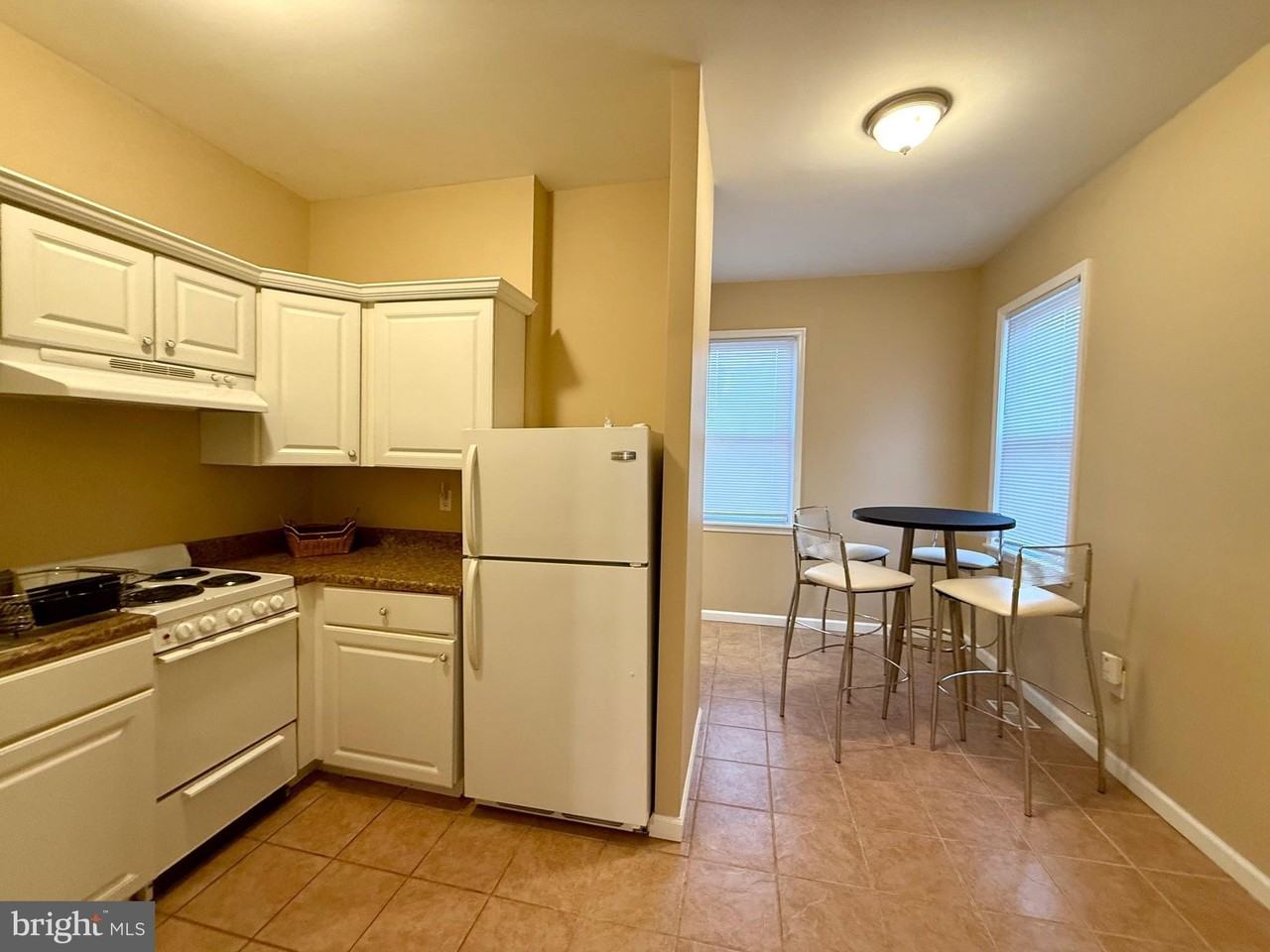 3330 E Hollywood Cir Unit A2 #A2 - Photo 5 of 14