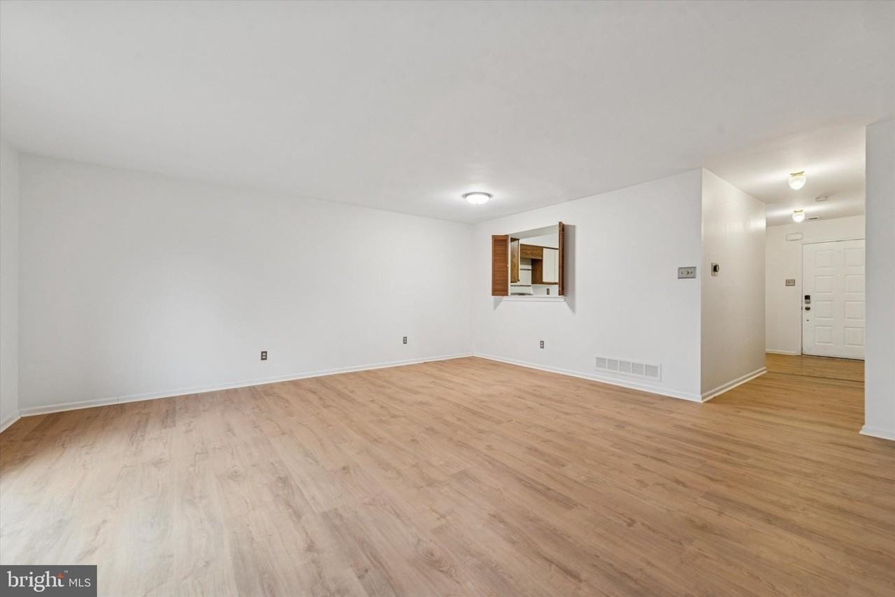 120 Caernarvon Ct - Photo 6 of 15