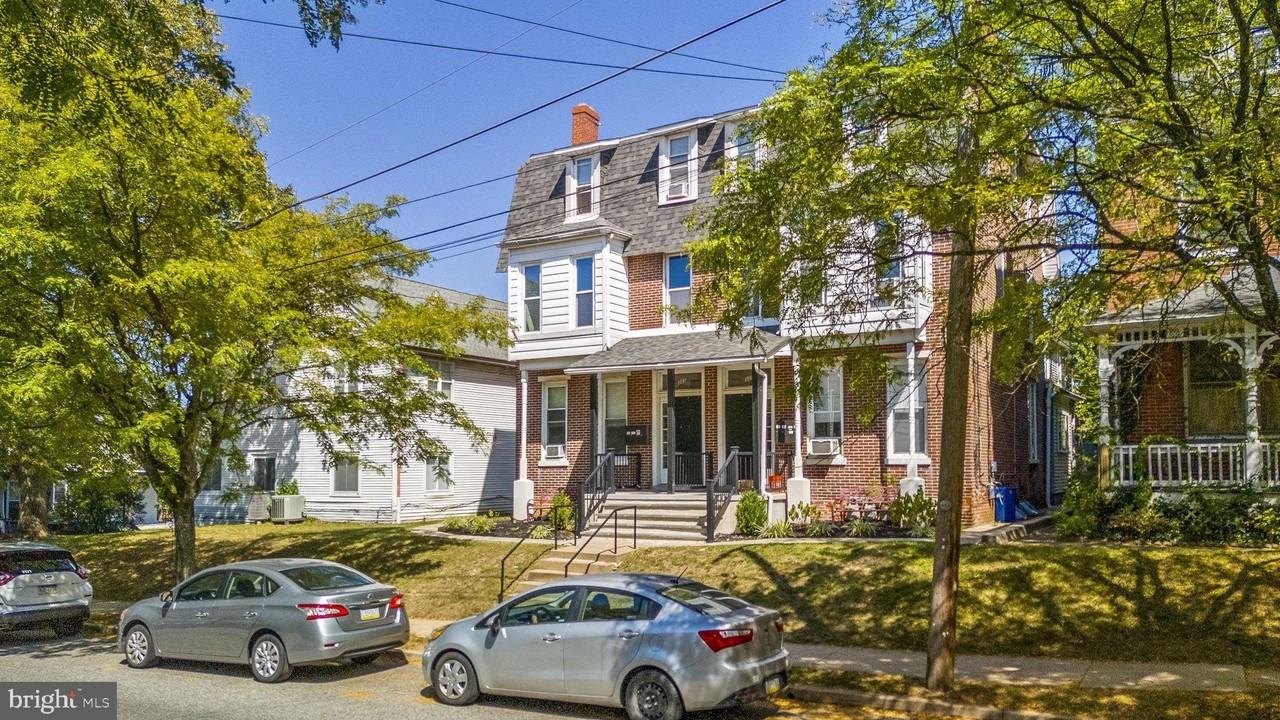 305 Main St Apt 4 #4 - Photo 2 of 20