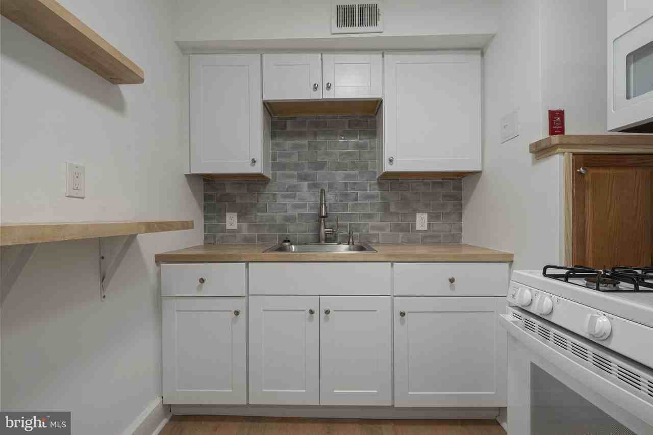 305 Main St Apt 4 #4 - Photo 5 of 20