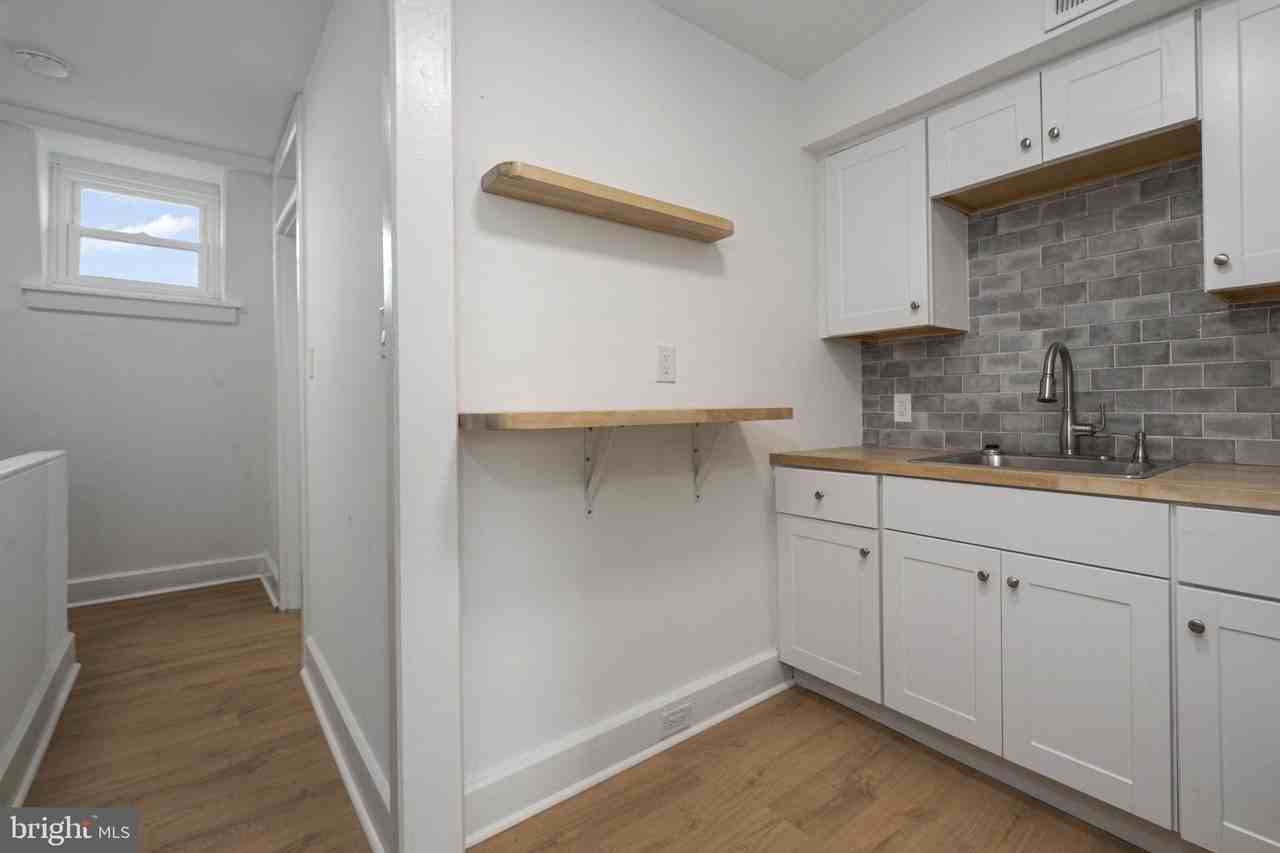 305 Main St Apt 4 #4 - Photo 7 of 20