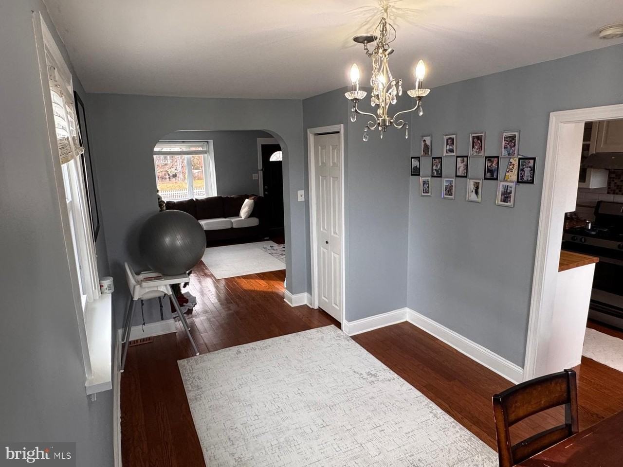 251 Childs Ave - Photo 4 of 27