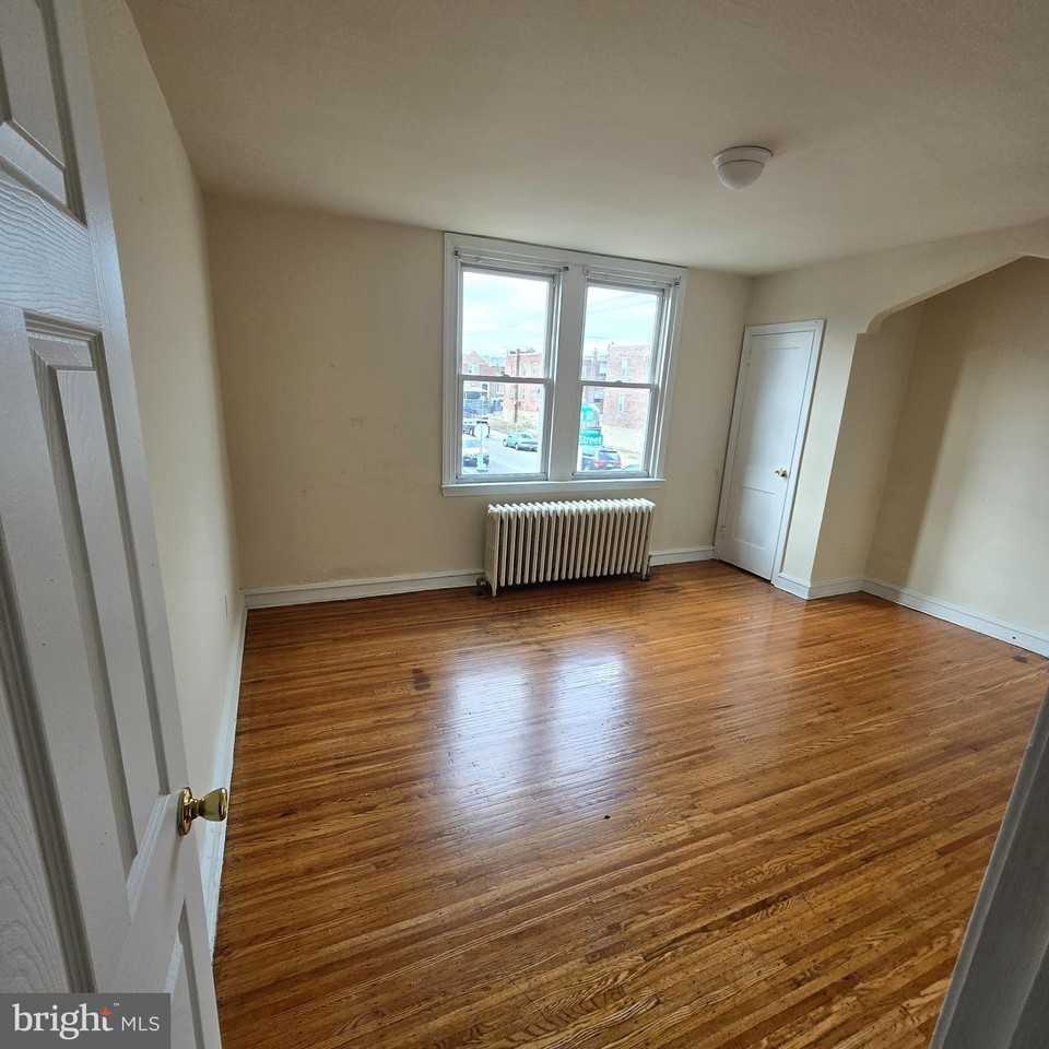 3853 J St - Photo 2 of 5