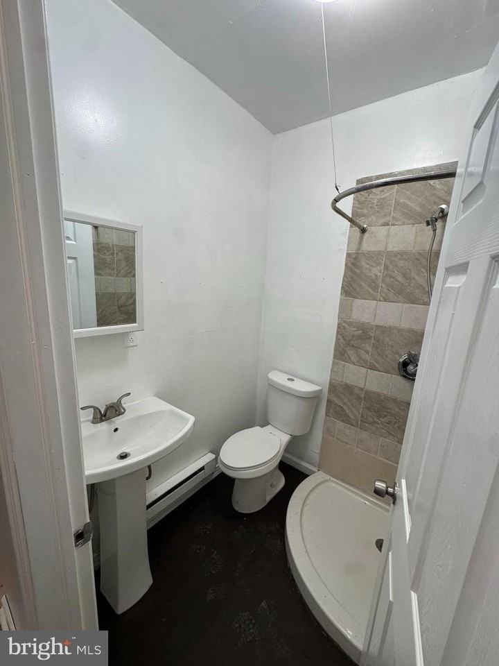 5677 Diamond St - Photo 2 of 7