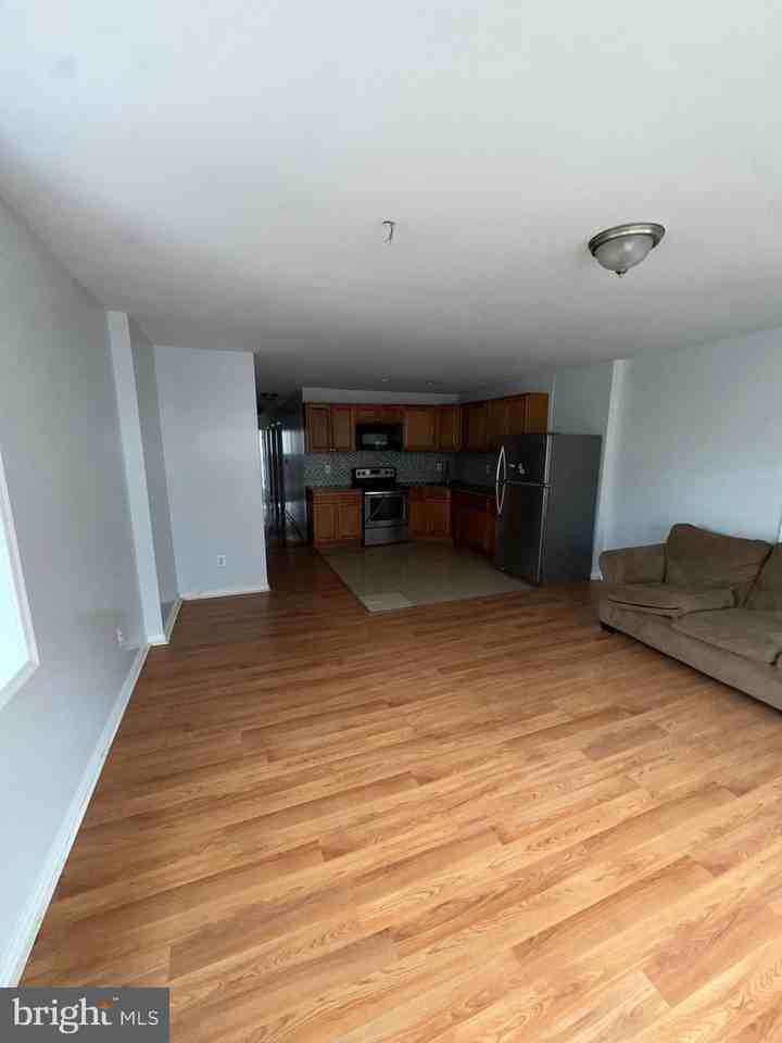 230 E Haines St Apt 2nd #2ndFL - Photo 3 of 13