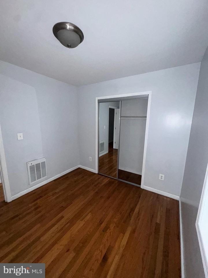 230 E Haines St Apt 2nd #2ndFL - Photo 6 of 13