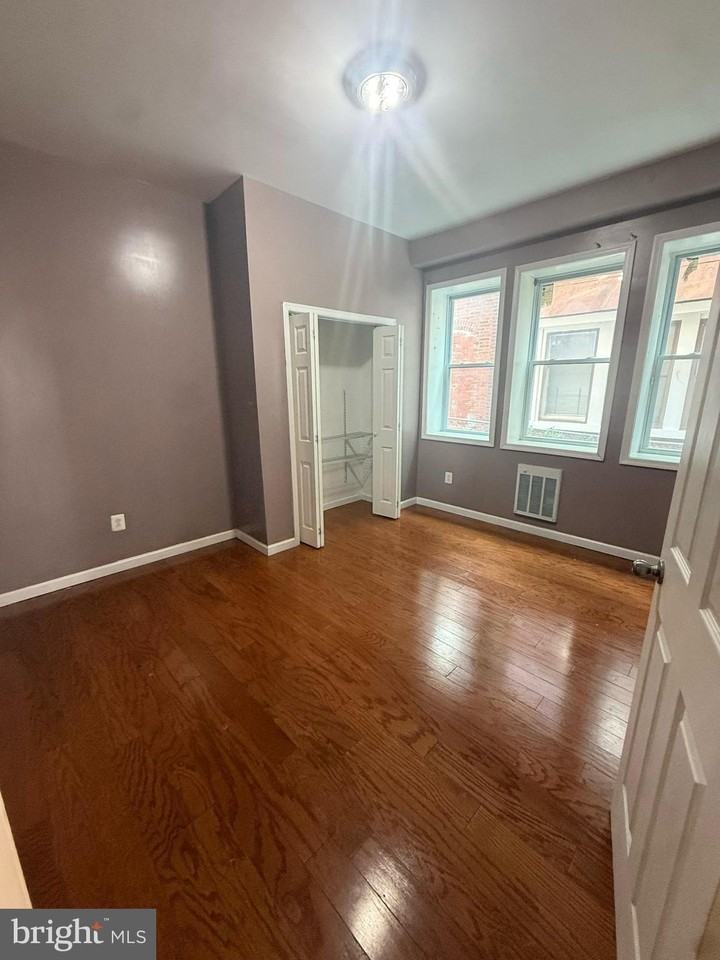 4917 N 12th St 1st Fl #1stFL - Photo 3 of 5