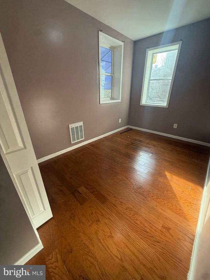 4917 N 12th St 1st Fl #1stFL - Photo 4 of 5