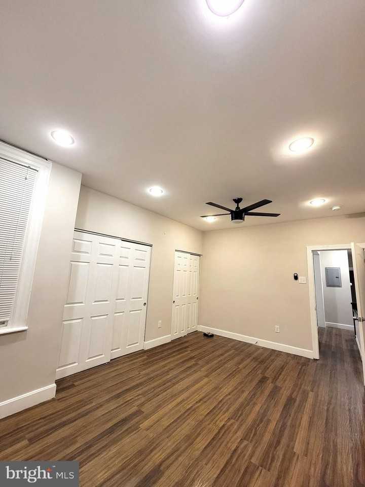 5815 Catharine St Apt B - Photo 4 of 14