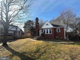 featured image of 626 S Irving St