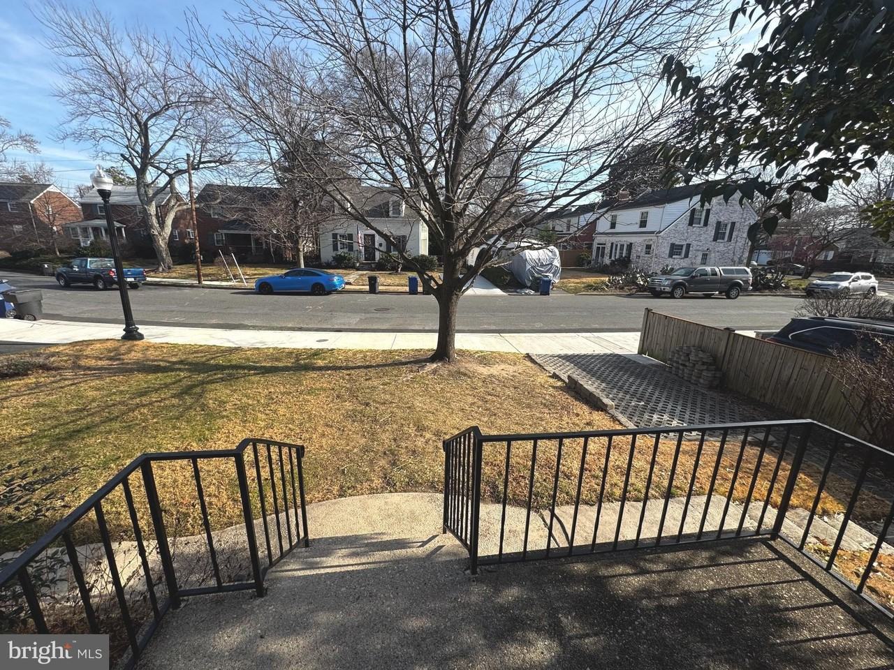 626 S Irving St - Photo 2 of 37