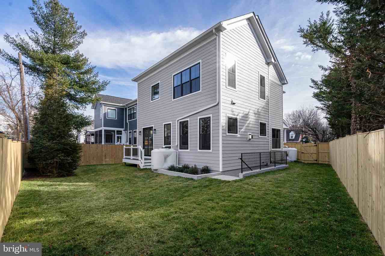 5017 17th St N - Photo 3 of 50