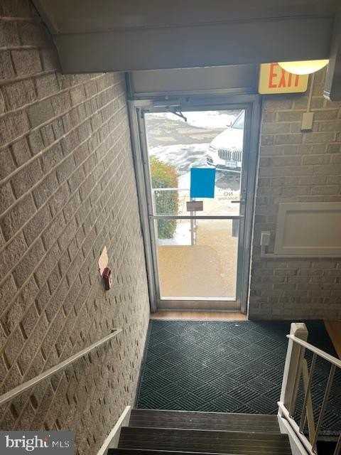 30 Canterbury Sq Apt 202 #202 - Photo 3 of 33