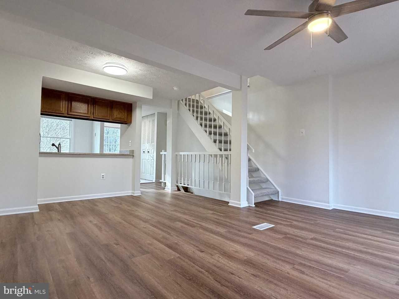 13624 Forest Pond Ct - Photo 4 of 42