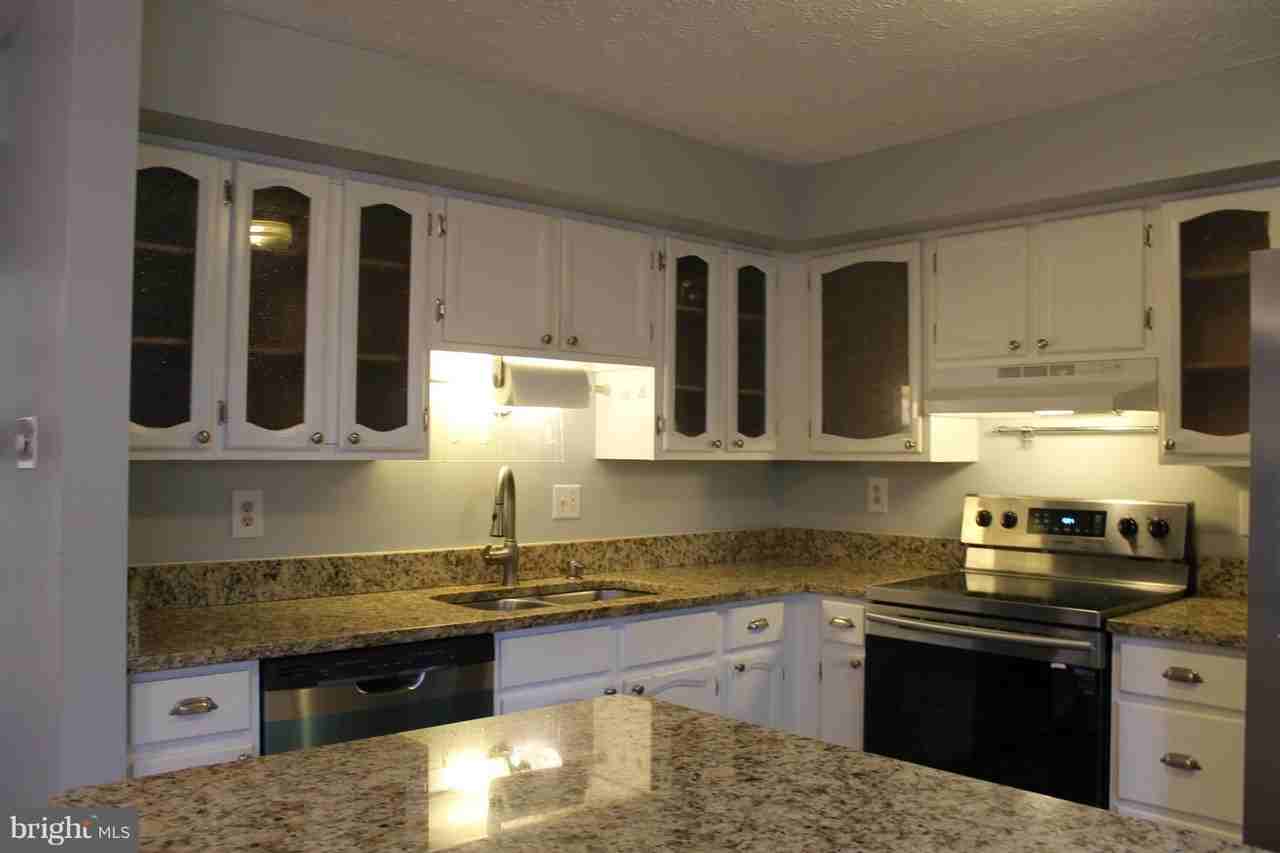 6821 Montivideo Square Ct - Photo 3 of 23