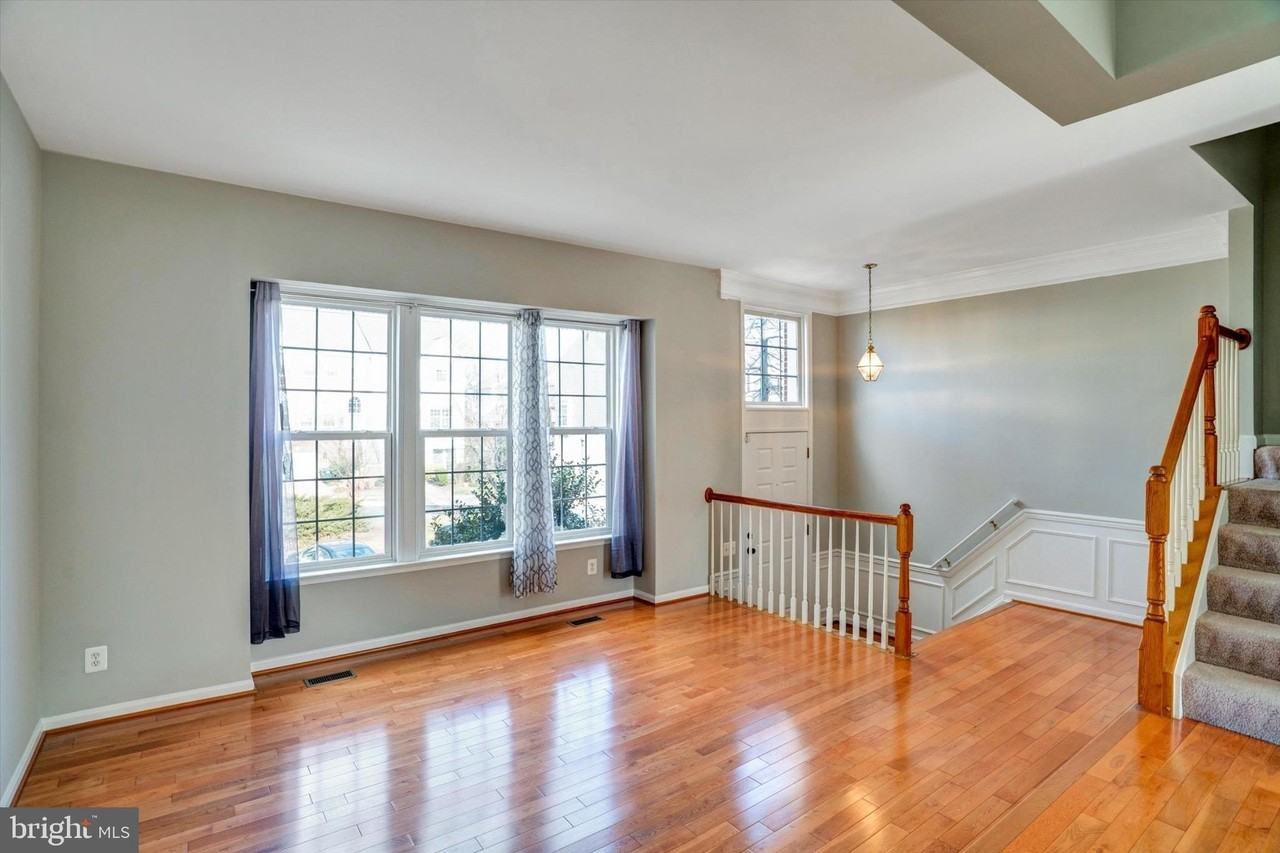 43787 Virginia Manor Ter - Photo 7 of 50